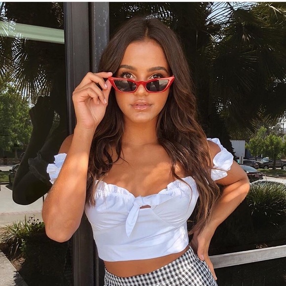 Off the shoulder white ruffled top - Picture 1 of 1